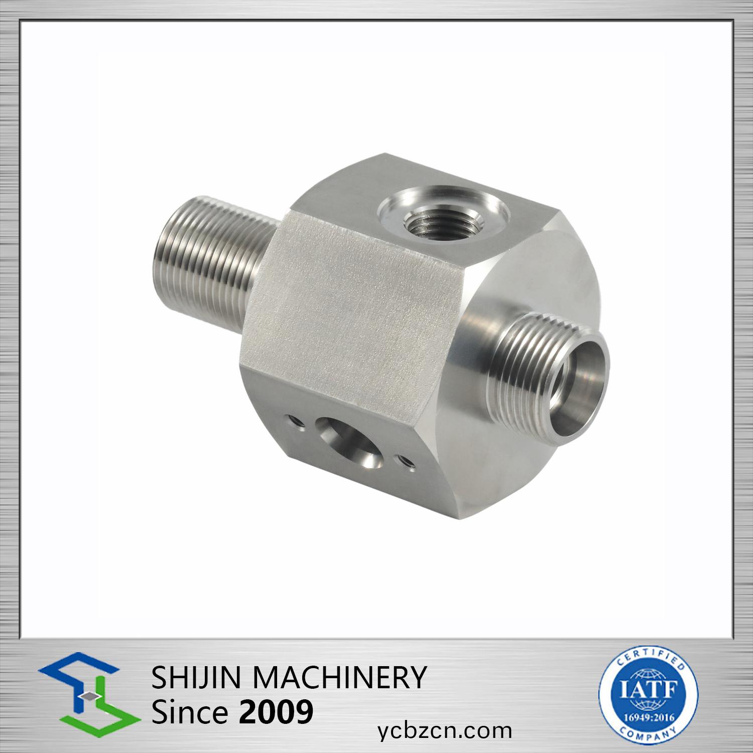 汽車行(xing)業-非(fei)標(biao)定(ding)製(zhi)汽車(che)零件2，角(jiao)度2